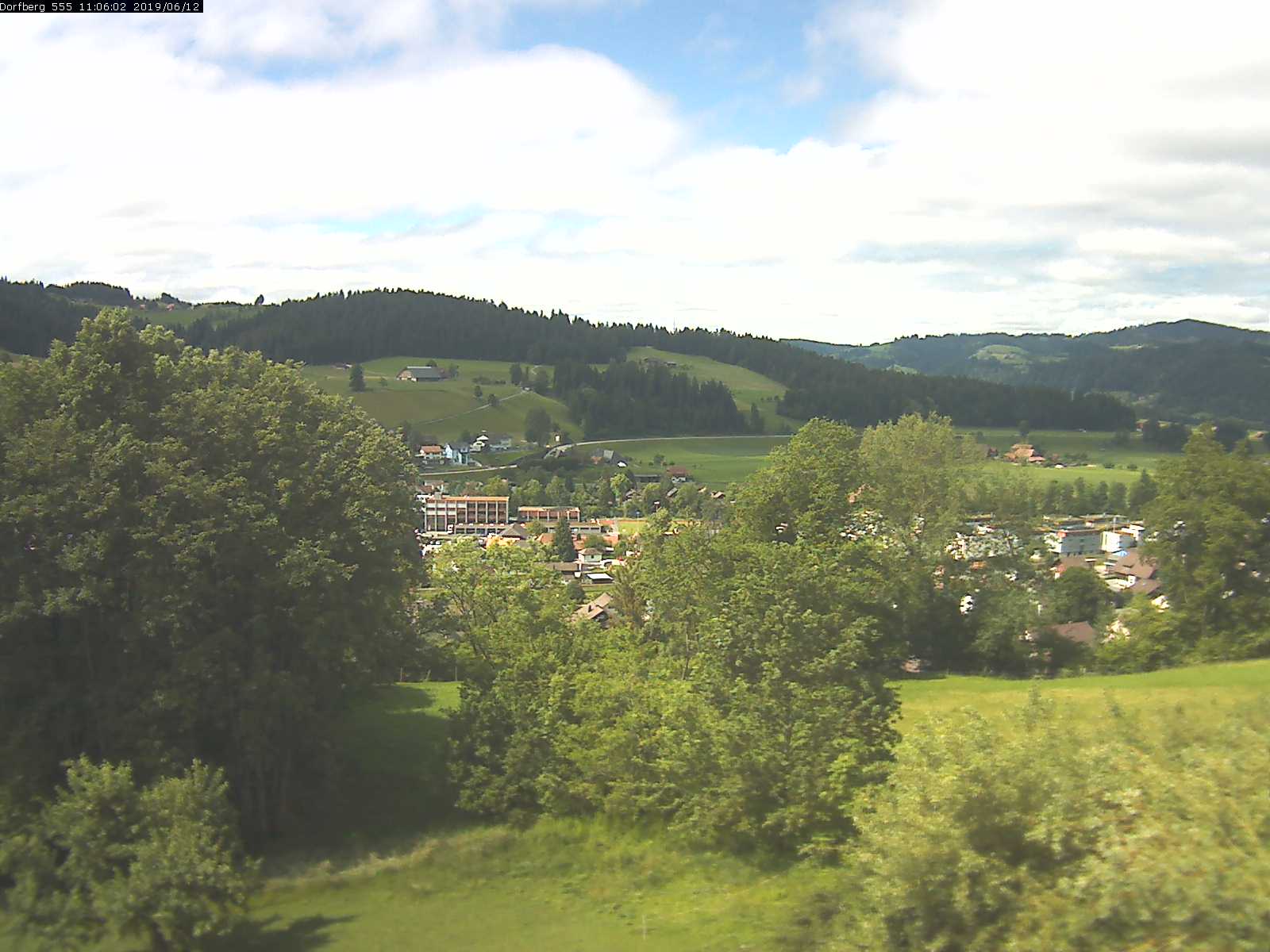 Webcam-Bild: Aussicht vom Dorfberg in Langnau 20190612-110601