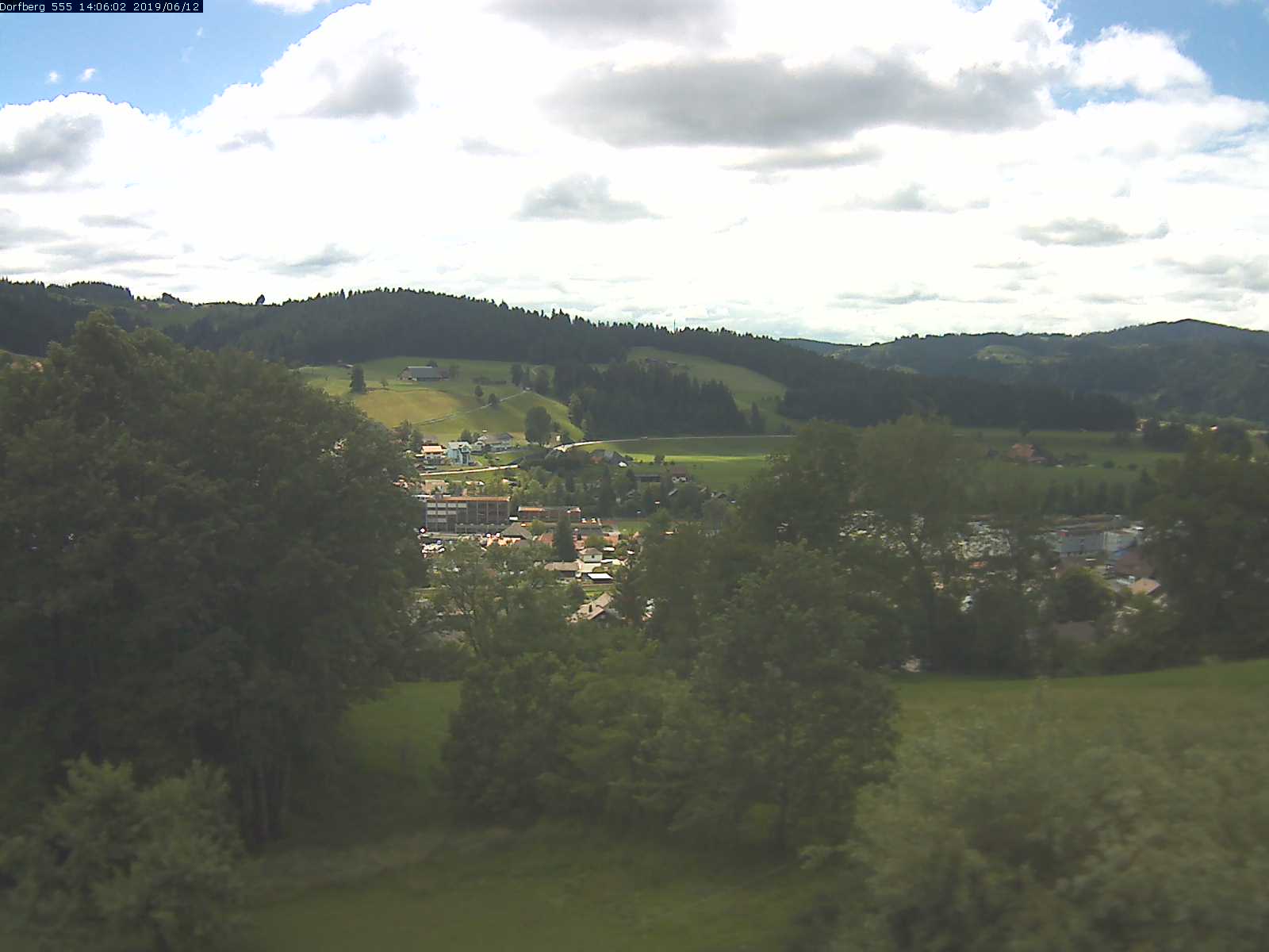 Webcam-Bild: Aussicht vom Dorfberg in Langnau 20190612-140601