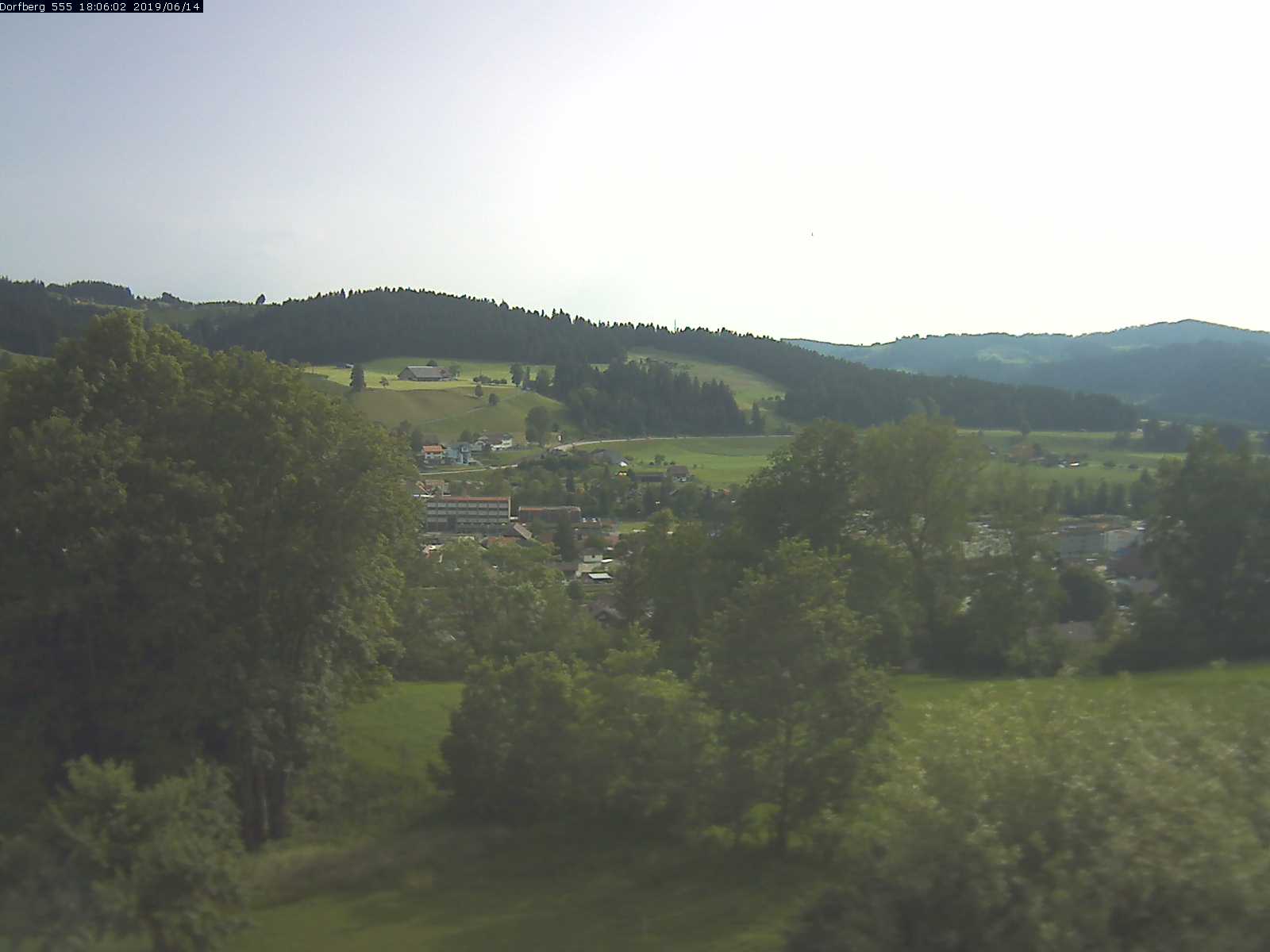 Webcam-Bild: Aussicht vom Dorfberg in Langnau 20190614-180601