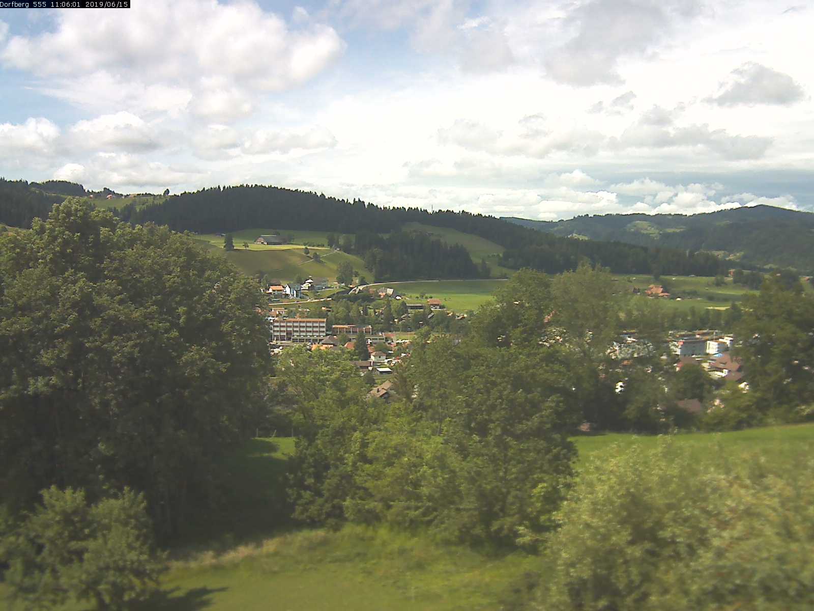 Webcam-Bild: Aussicht vom Dorfberg in Langnau 20190615-110601