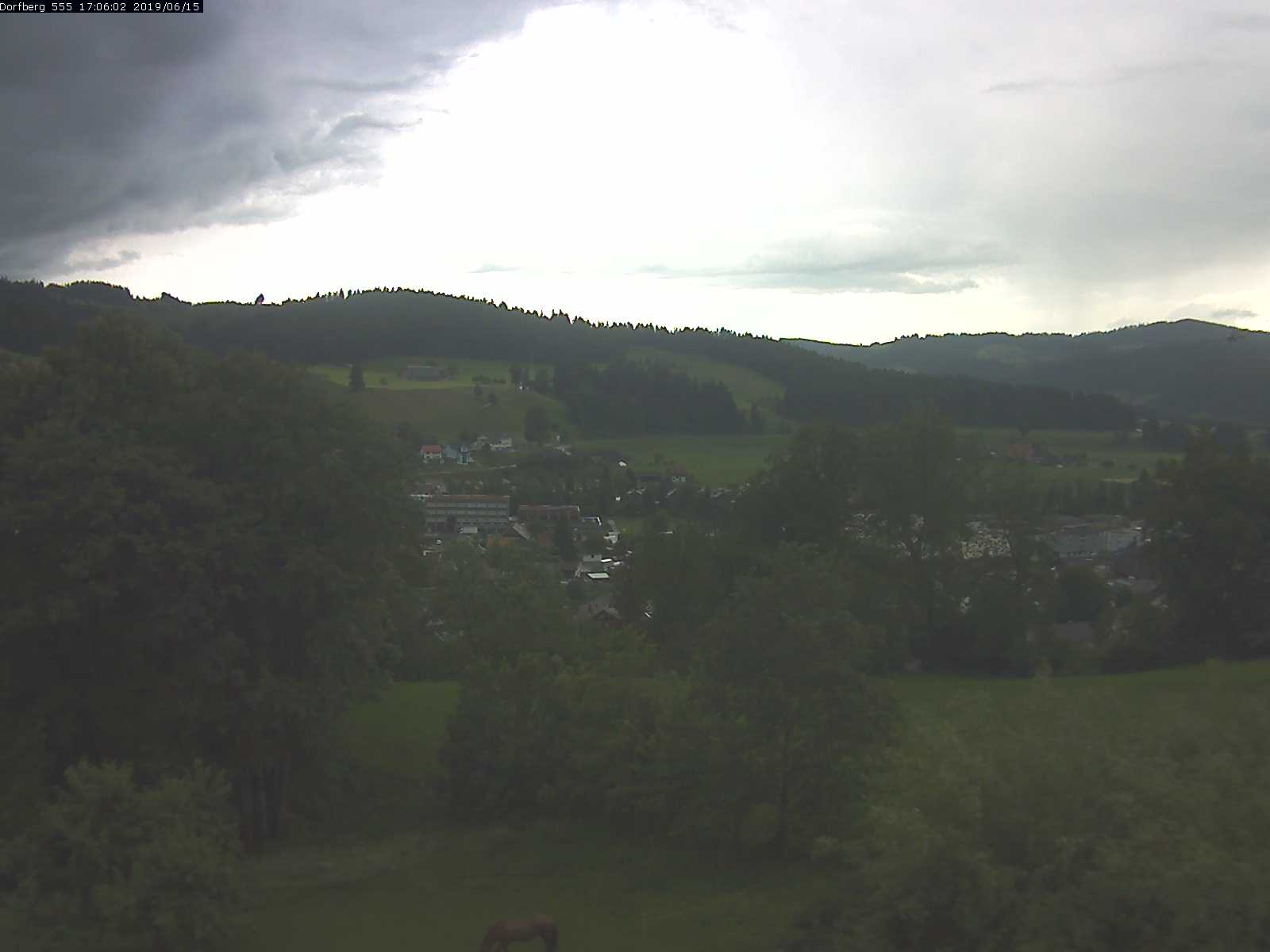 Webcam-Bild: Aussicht vom Dorfberg in Langnau 20190615-170601