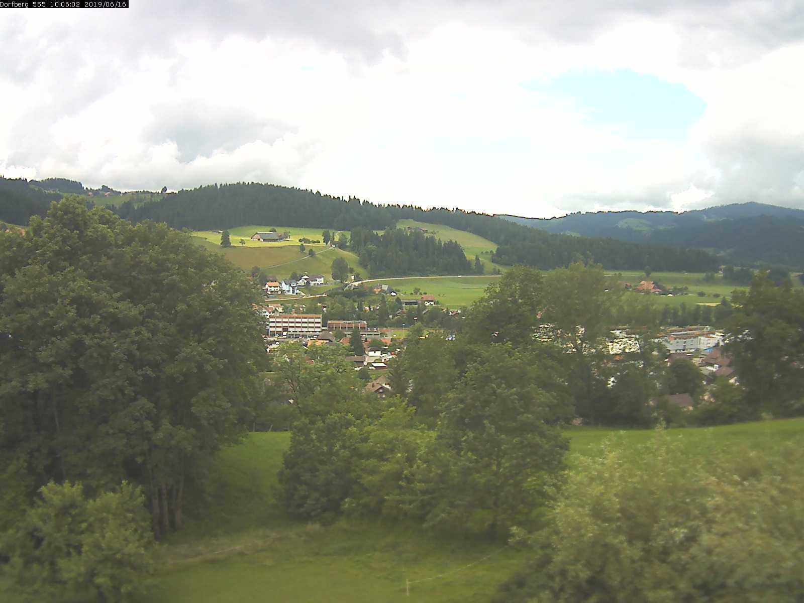Webcam-Bild: Aussicht vom Dorfberg in Langnau 20190616-100601