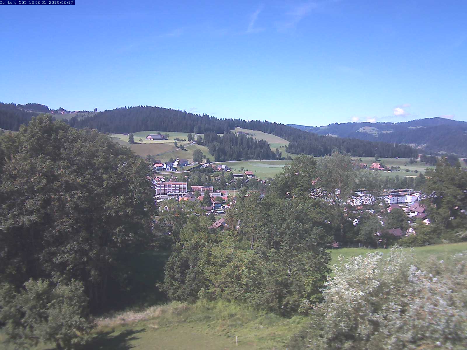 Webcam-Bild: Aussicht vom Dorfberg in Langnau 20190617-100601