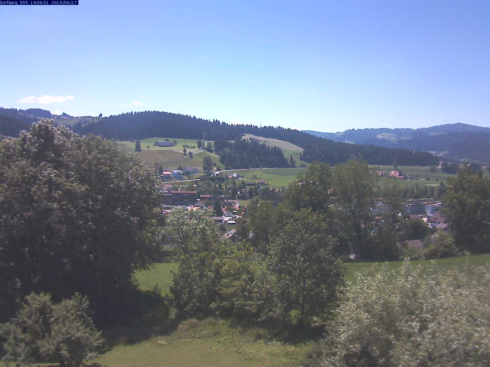 Webcam-Bild: Aussicht vom Dorfberg in Langnau 20190617-140601