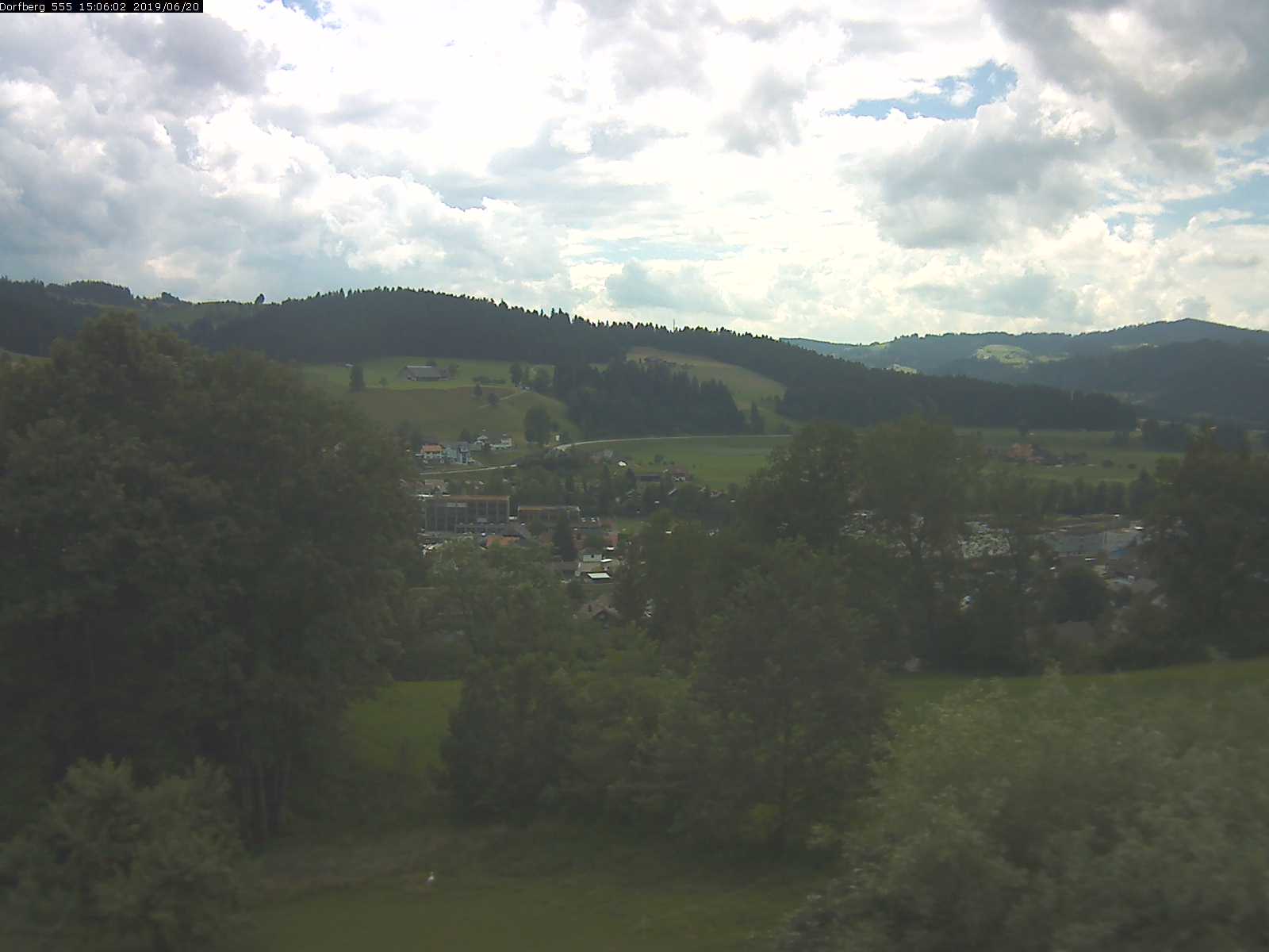 Webcam-Bild: Aussicht vom Dorfberg in Langnau 20190620-150601