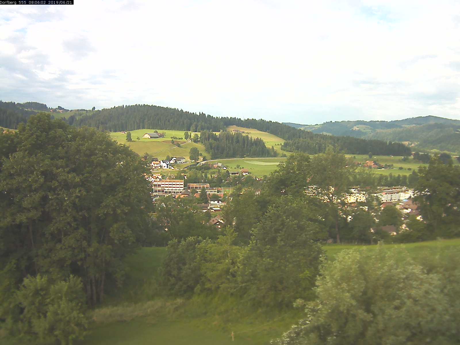Webcam-Bild: Aussicht vom Dorfberg in Langnau 20190621-080601