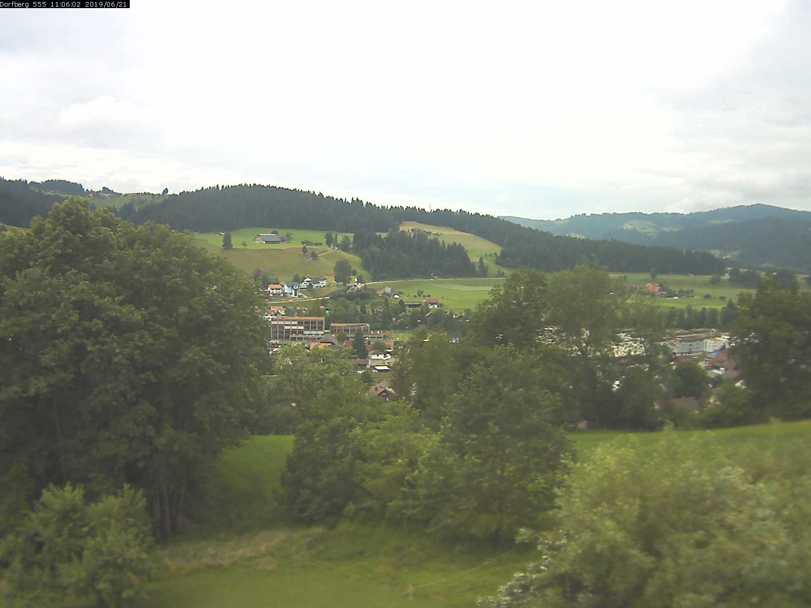 Webcam-Bild: Aussicht vom Dorfberg in Langnau 20190621-110602