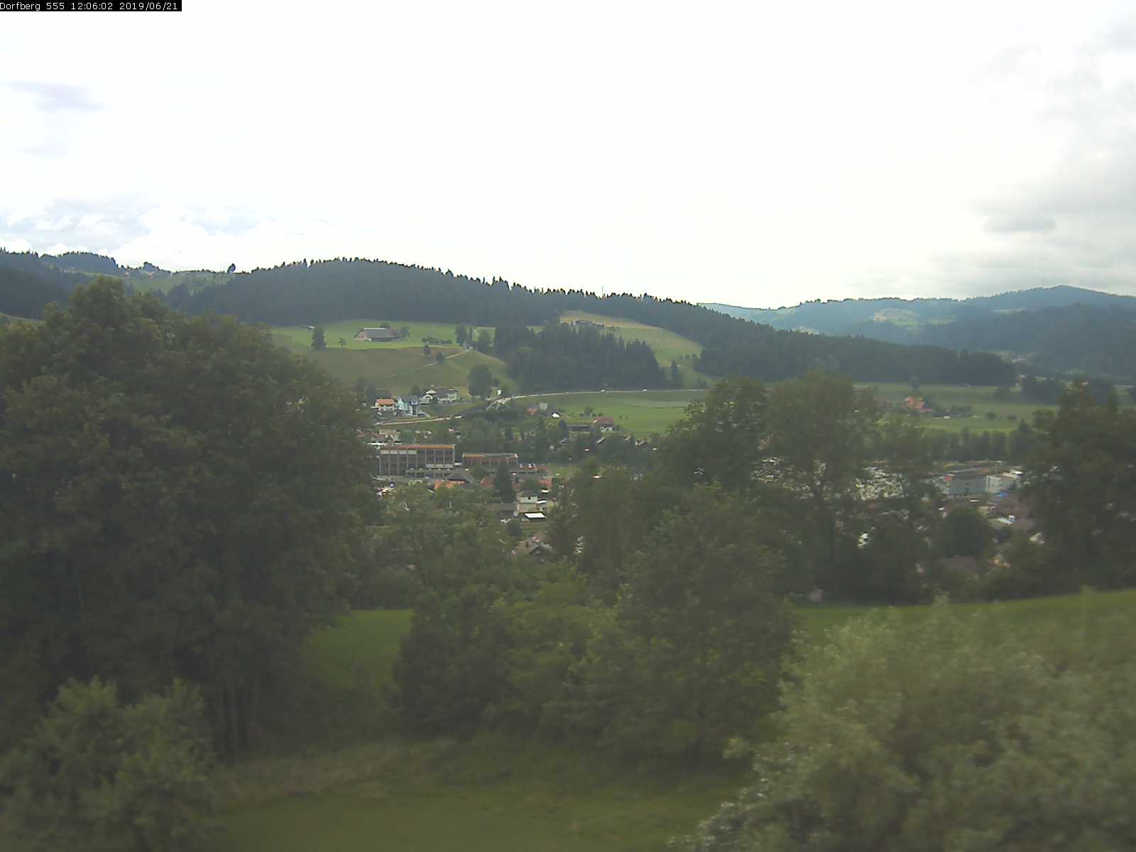 Webcam-Bild: Aussicht vom Dorfberg in Langnau 20190621-120601