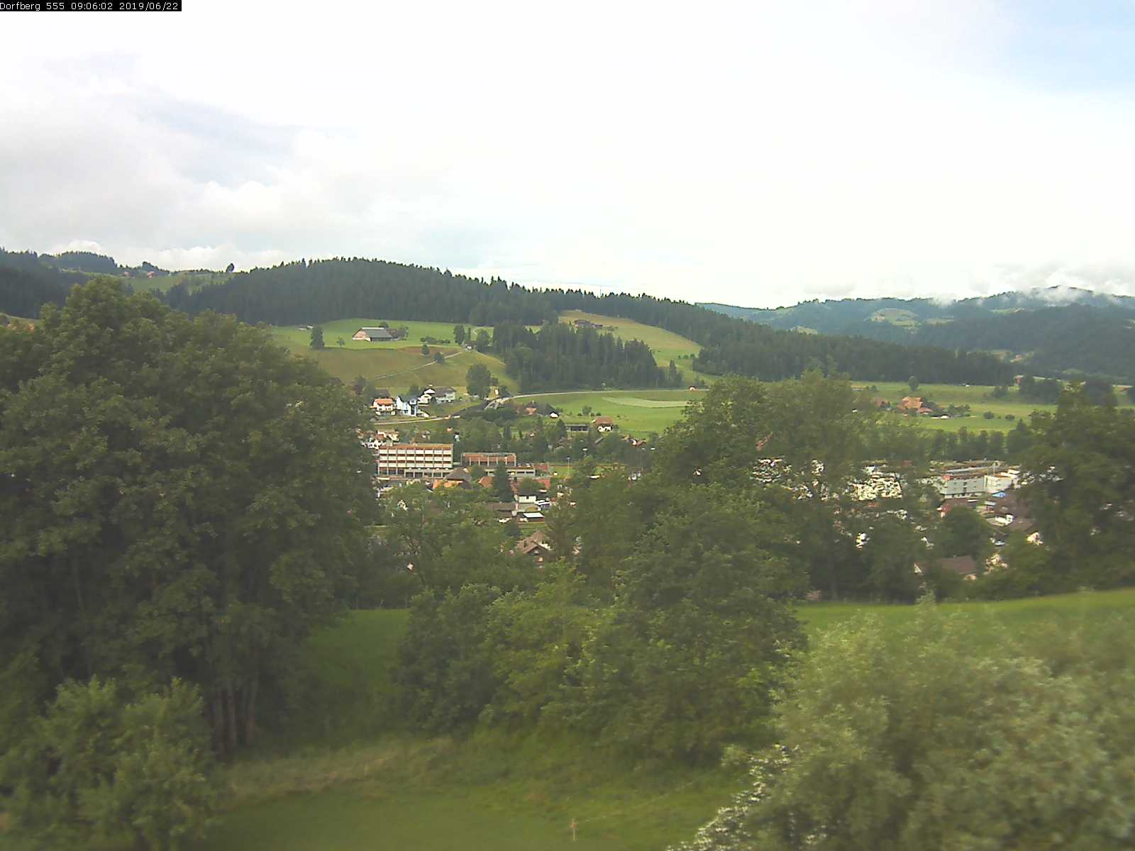 Webcam-Bild: Aussicht vom Dorfberg in Langnau 20190622-090601