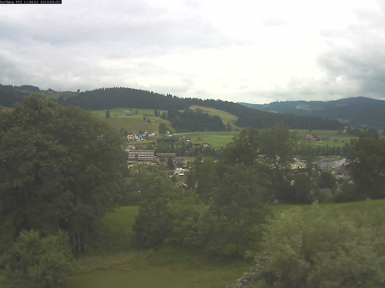 Webcam-Bild: Aussicht vom Dorfberg in Langnau 20190622-110601