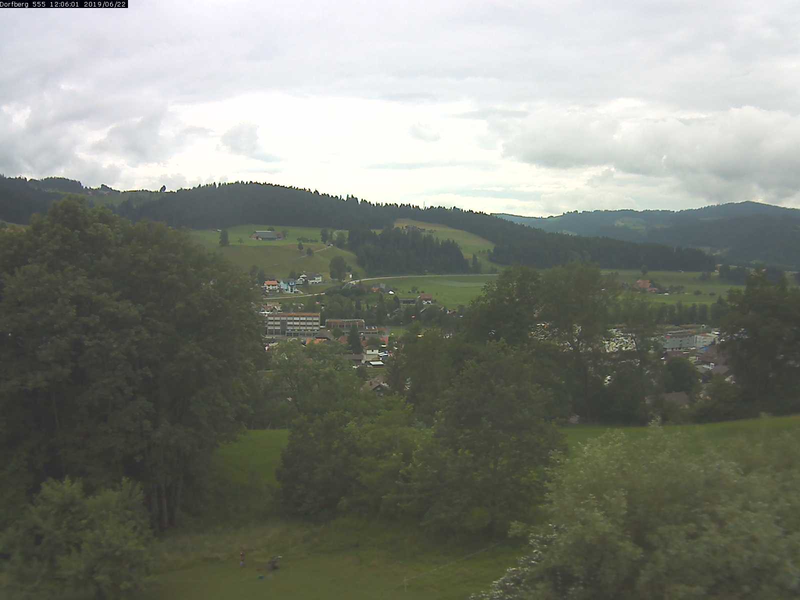 Webcam-Bild: Aussicht vom Dorfberg in Langnau 20190622-120601