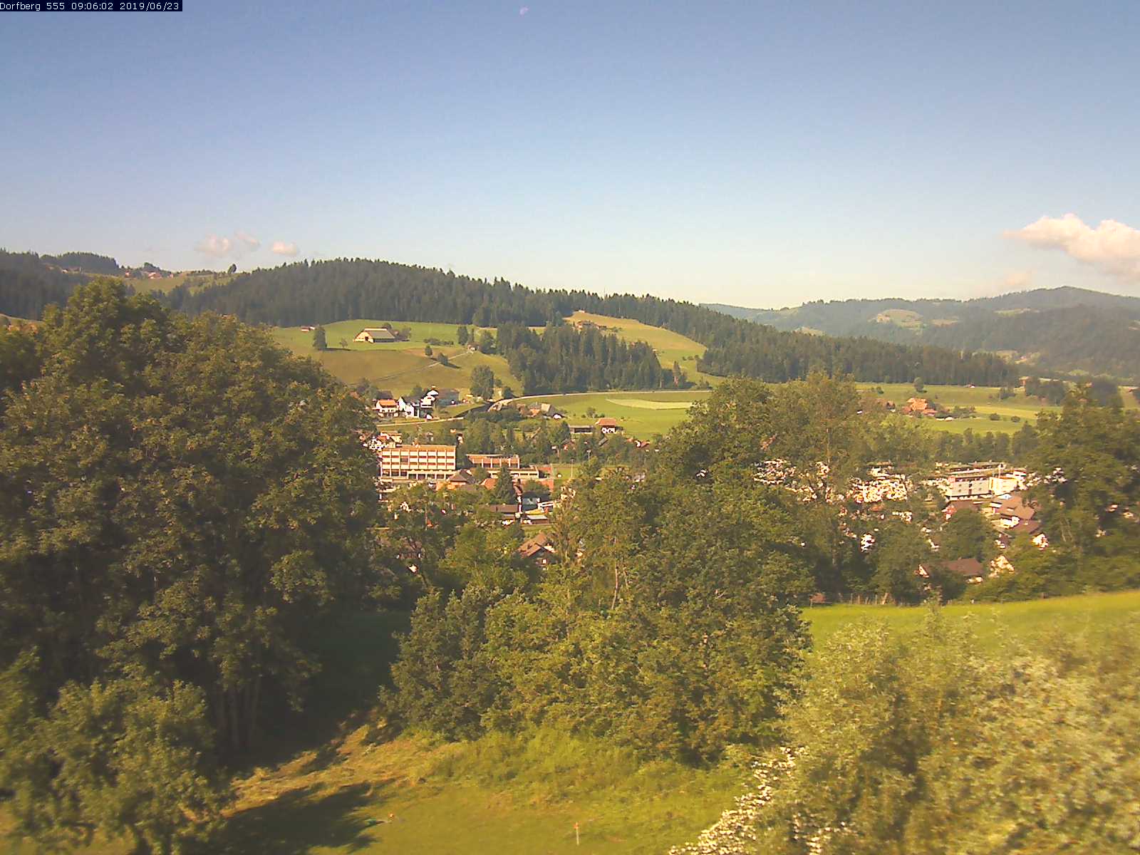 Webcam-Bild: Aussicht vom Dorfberg in Langnau 20190623-090601