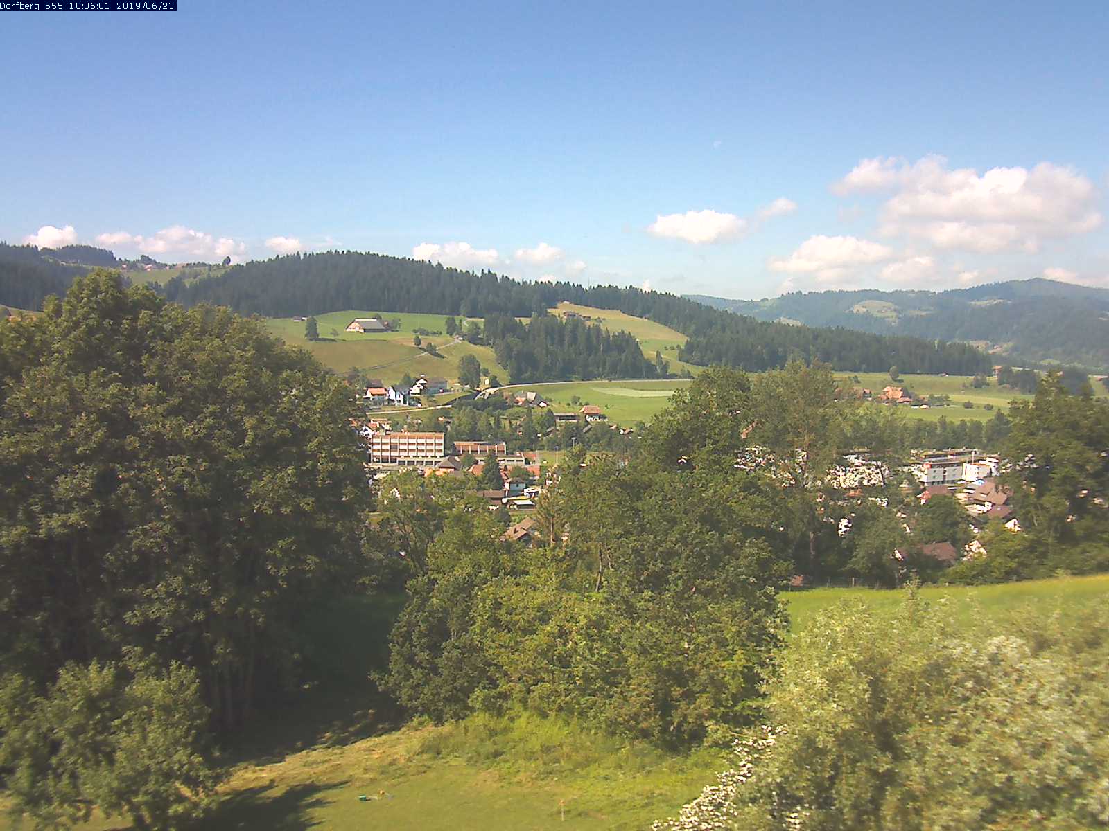 Webcam-Bild: Aussicht vom Dorfberg in Langnau 20190623-100601
