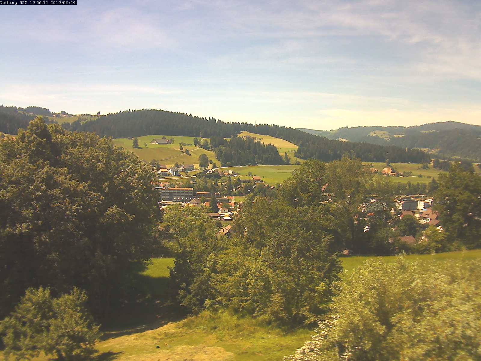 Webcam-Bild: Aussicht vom Dorfberg in Langnau 20190624-120601