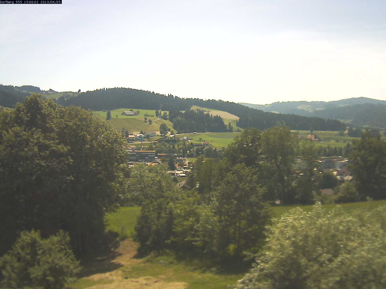 Webcam-Bild: Aussicht vom Dorfberg in Langnau 20190625-150601