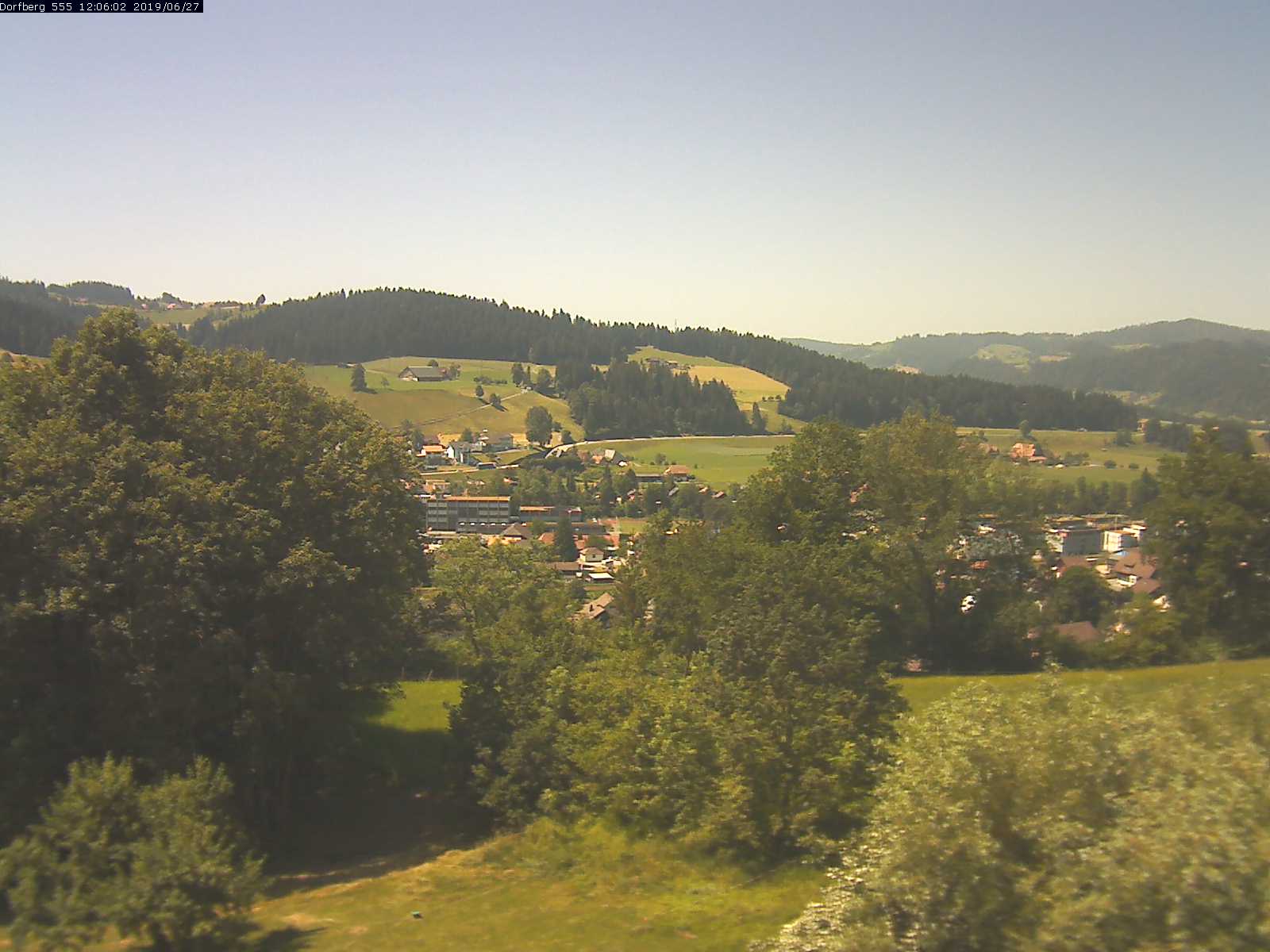Webcam-Bild: Aussicht vom Dorfberg in Langnau 20190627-120601