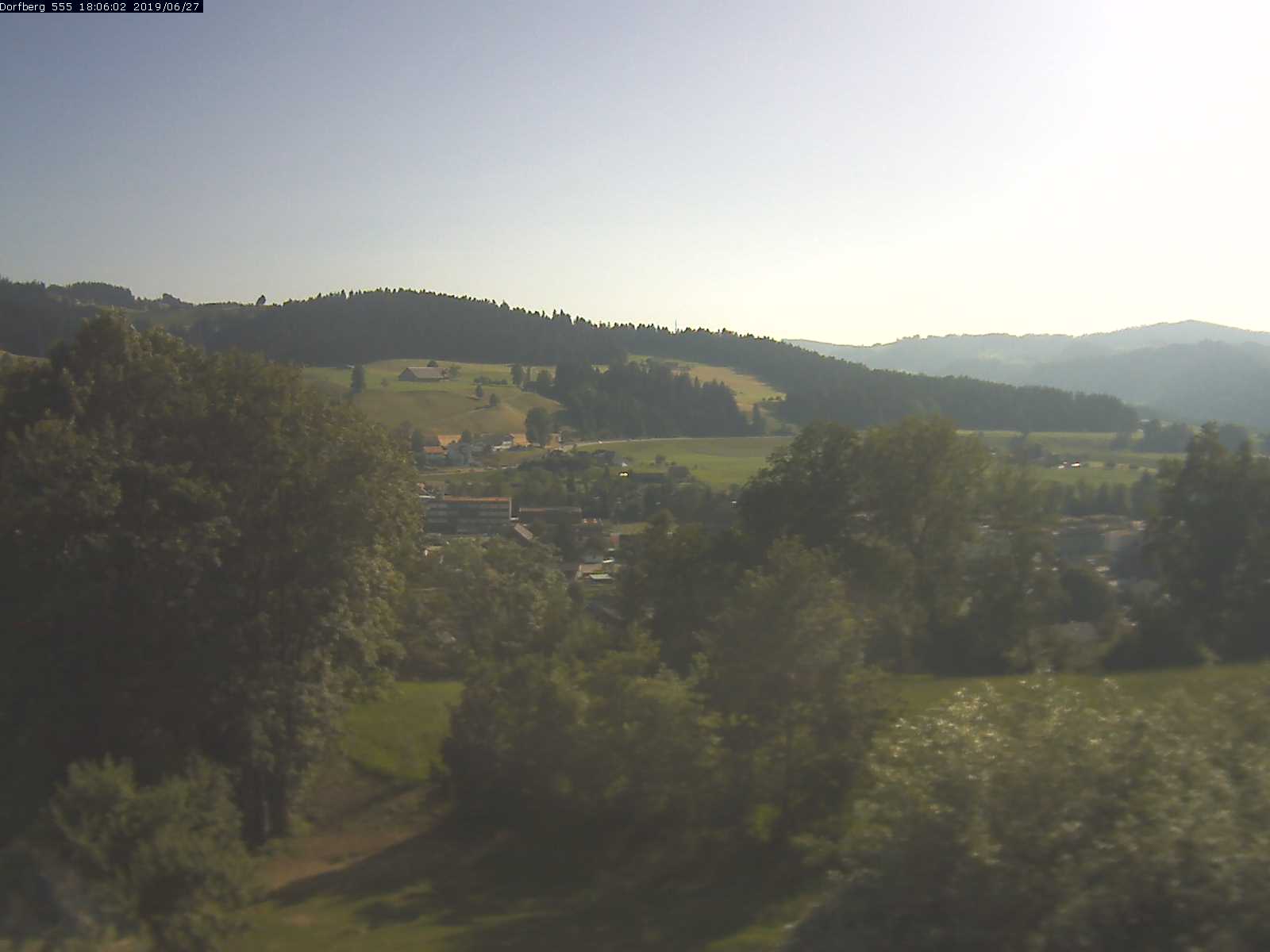Webcam-Bild: Aussicht vom Dorfberg in Langnau 20190627-180601