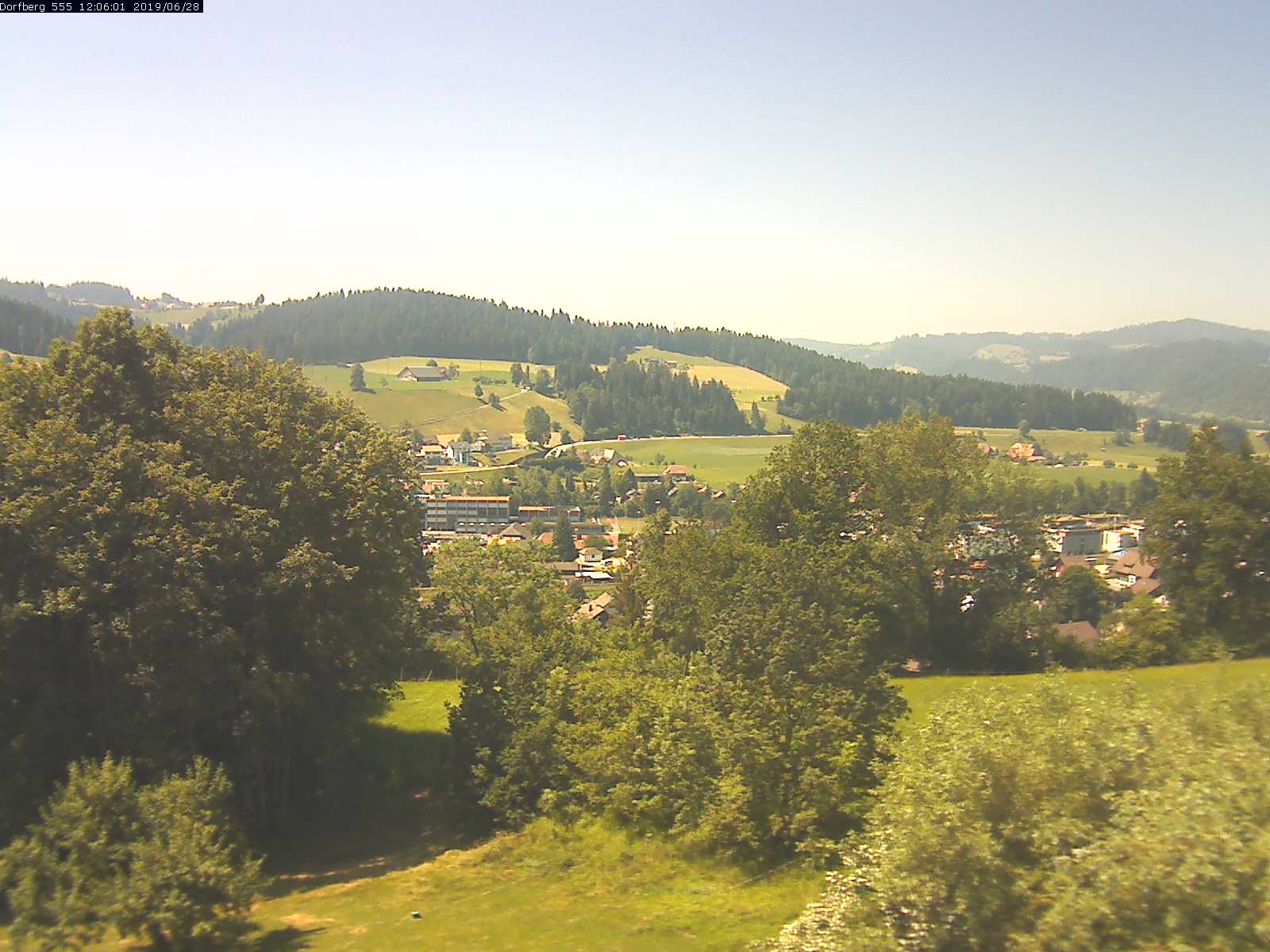 Webcam-Bild: Aussicht vom Dorfberg in Langnau 20190628-120601