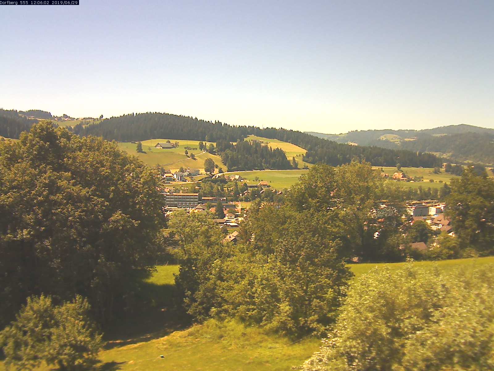 Webcam-Bild: Aussicht vom Dorfberg in Langnau 20190629-120601