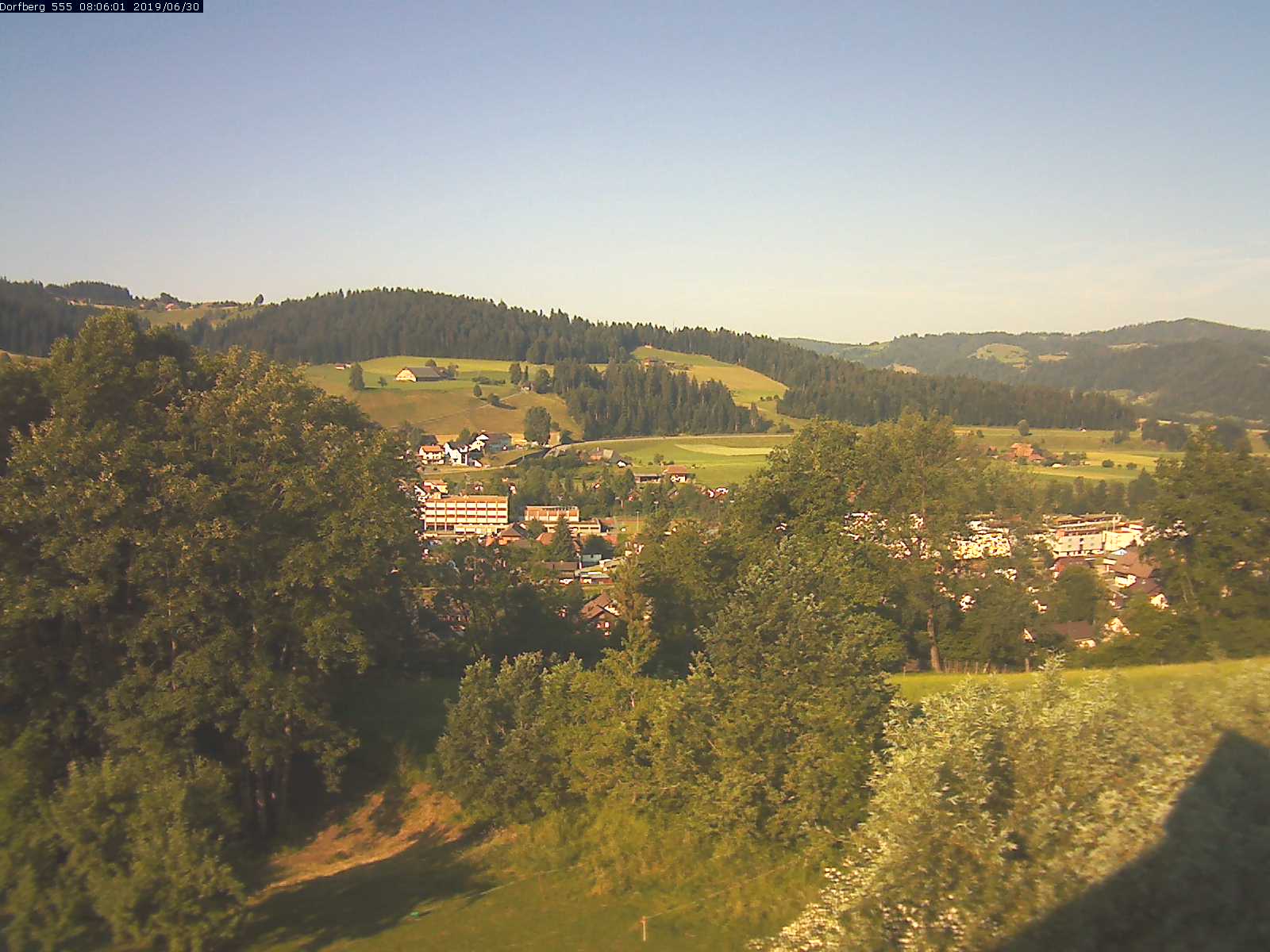 Webcam-Bild: Aussicht vom Dorfberg in Langnau 20190630-080601