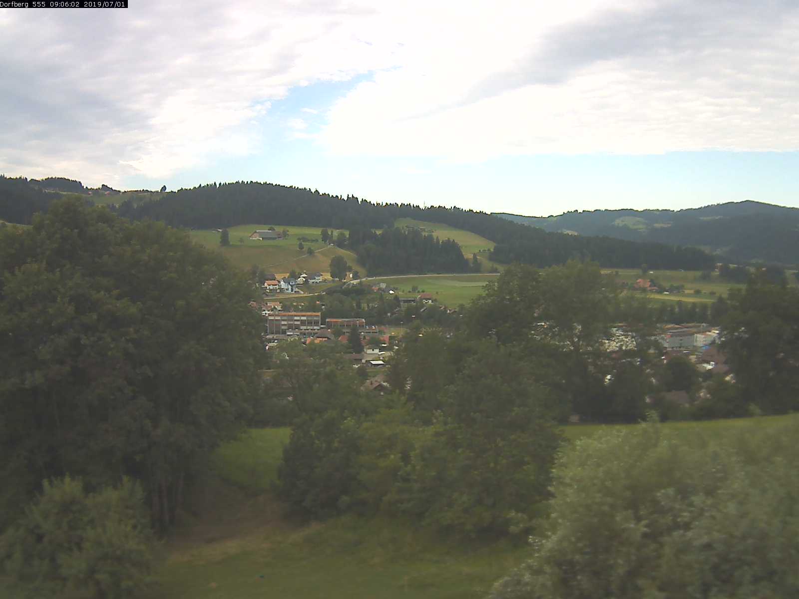 Webcam-Bild: Aussicht vom Dorfberg in Langnau 20190701-090601
