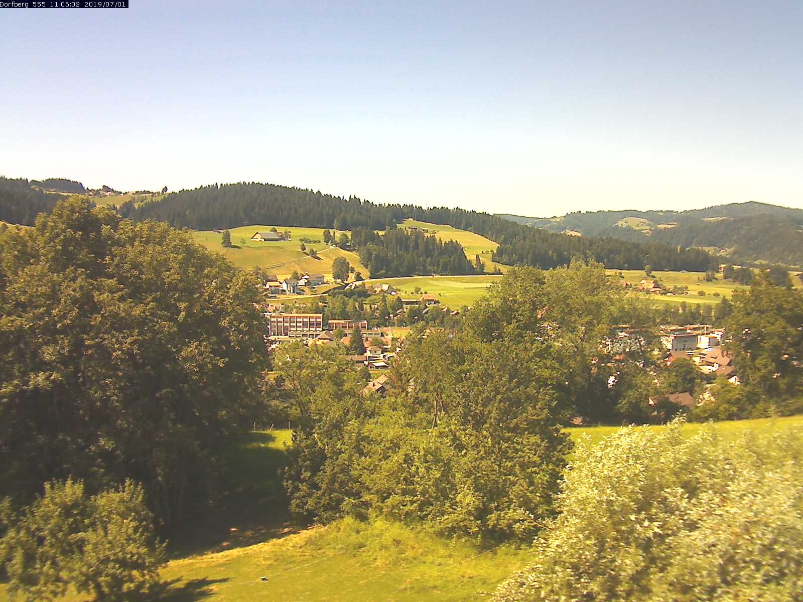 Webcam-Bild: Aussicht vom Dorfberg in Langnau 20190701-110601