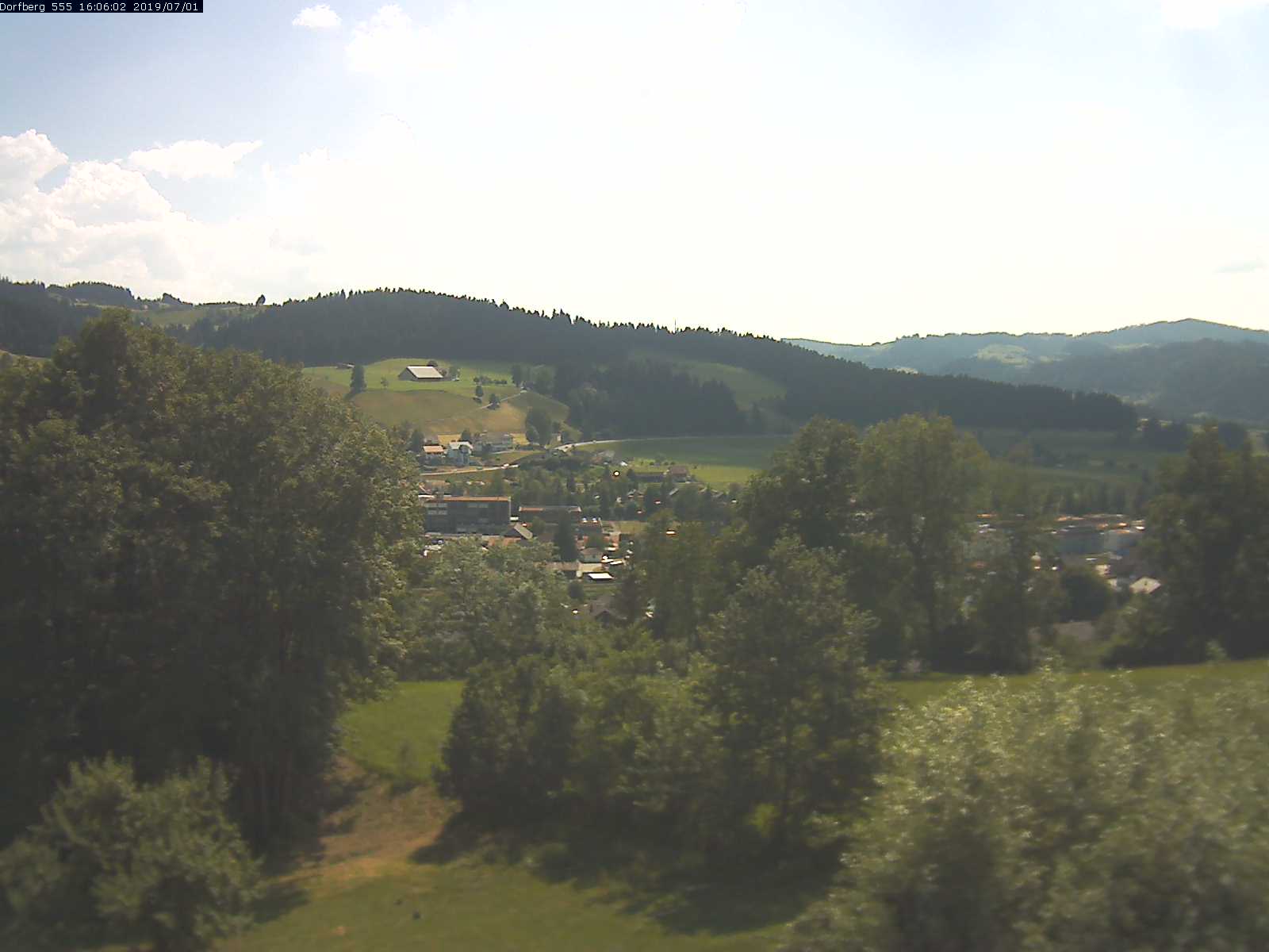 Webcam-Bild: Aussicht vom Dorfberg in Langnau 20190701-160601