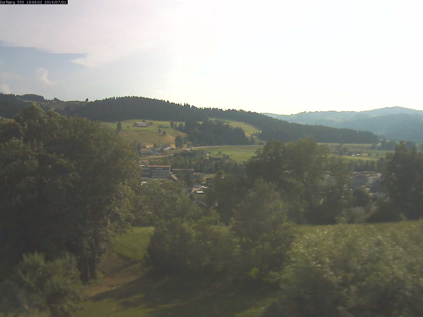 Webcam-Bild: Aussicht vom Dorfberg in Langnau 20190701-180601