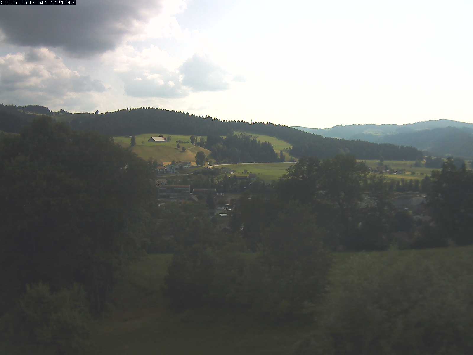 Webcam-Bild: Aussicht vom Dorfberg in Langnau 20190702-170601