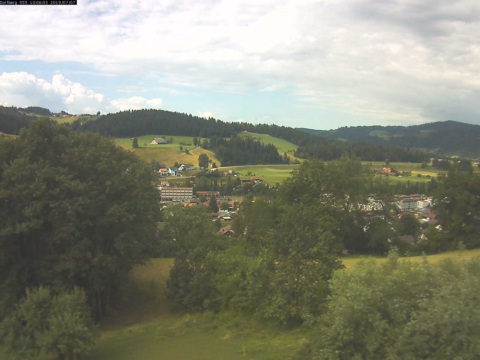 Webcam-Bild: Aussicht vom Dorfberg in Langnau 20190707-100601