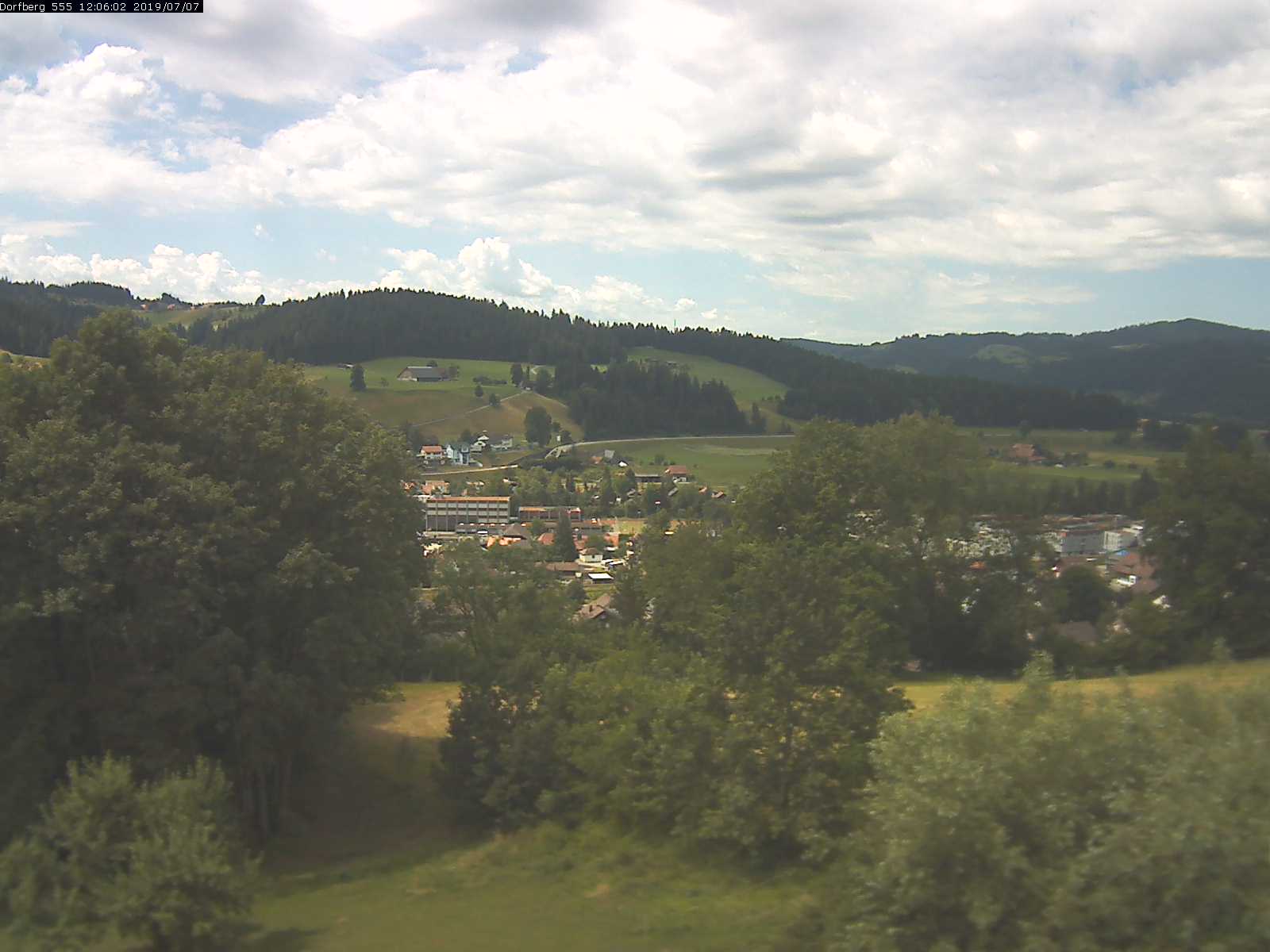 Webcam-Bild: Aussicht vom Dorfberg in Langnau 20190707-120601