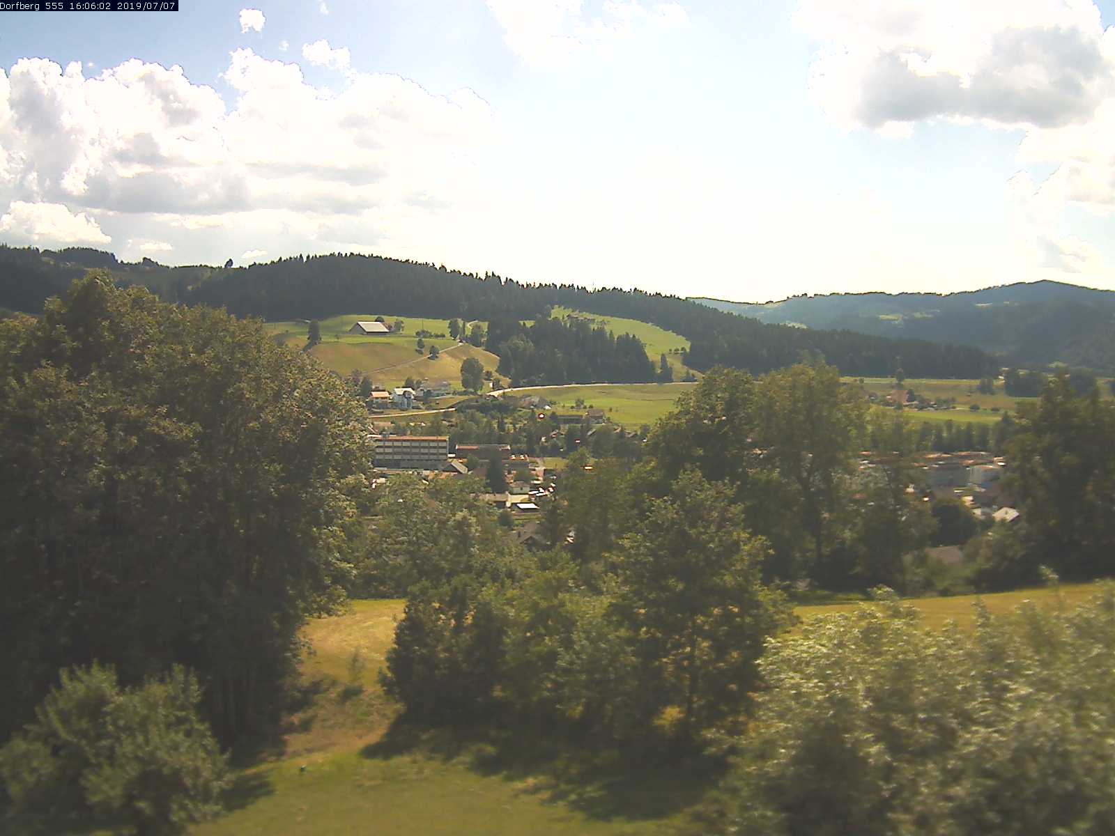 Webcam-Bild: Aussicht vom Dorfberg in Langnau 20190707-160601