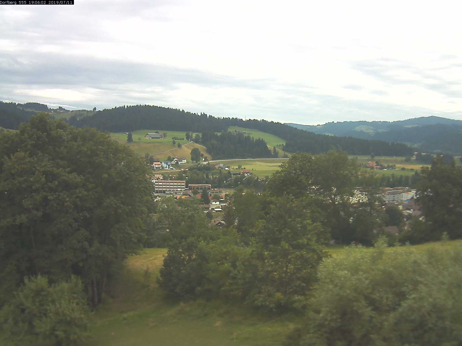 Webcam-Bild: Aussicht vom Dorfberg in Langnau 20190711-190601