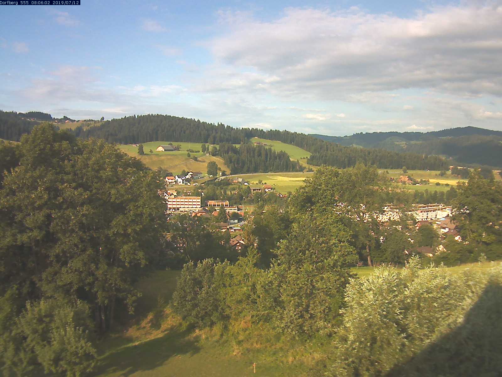 Webcam-Bild: Aussicht vom Dorfberg in Langnau 20190712-080601