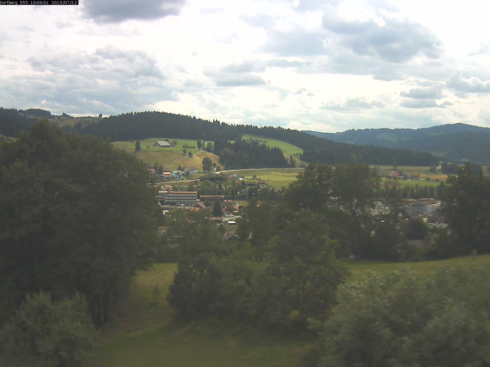 Webcam-Bild: Aussicht vom Dorfberg in Langnau 20190712-160601