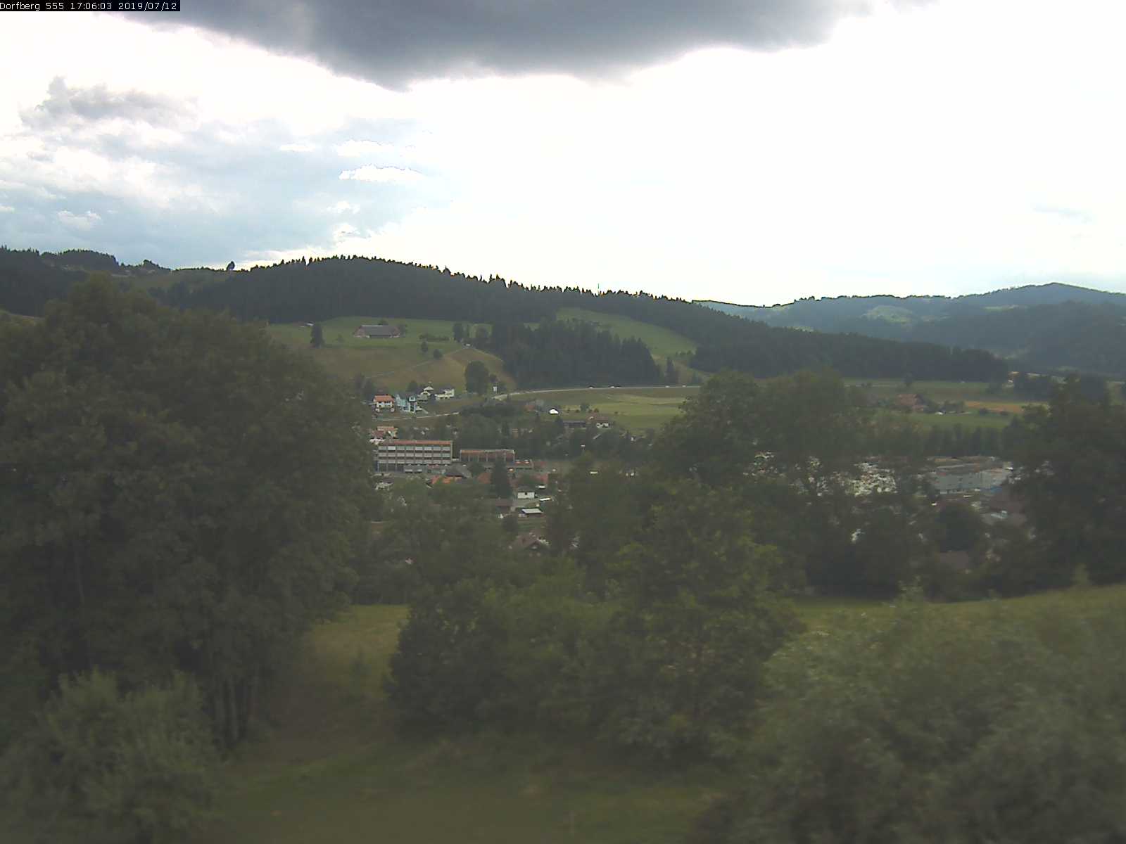 Webcam-Bild: Aussicht vom Dorfberg in Langnau 20190712-170601