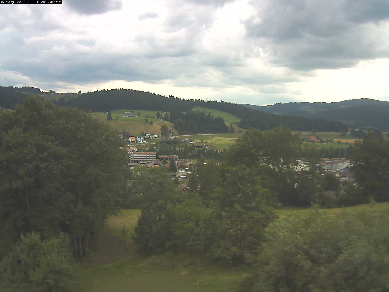 Webcam-Bild: Aussicht vom Dorfberg in Langnau 20190712-180601