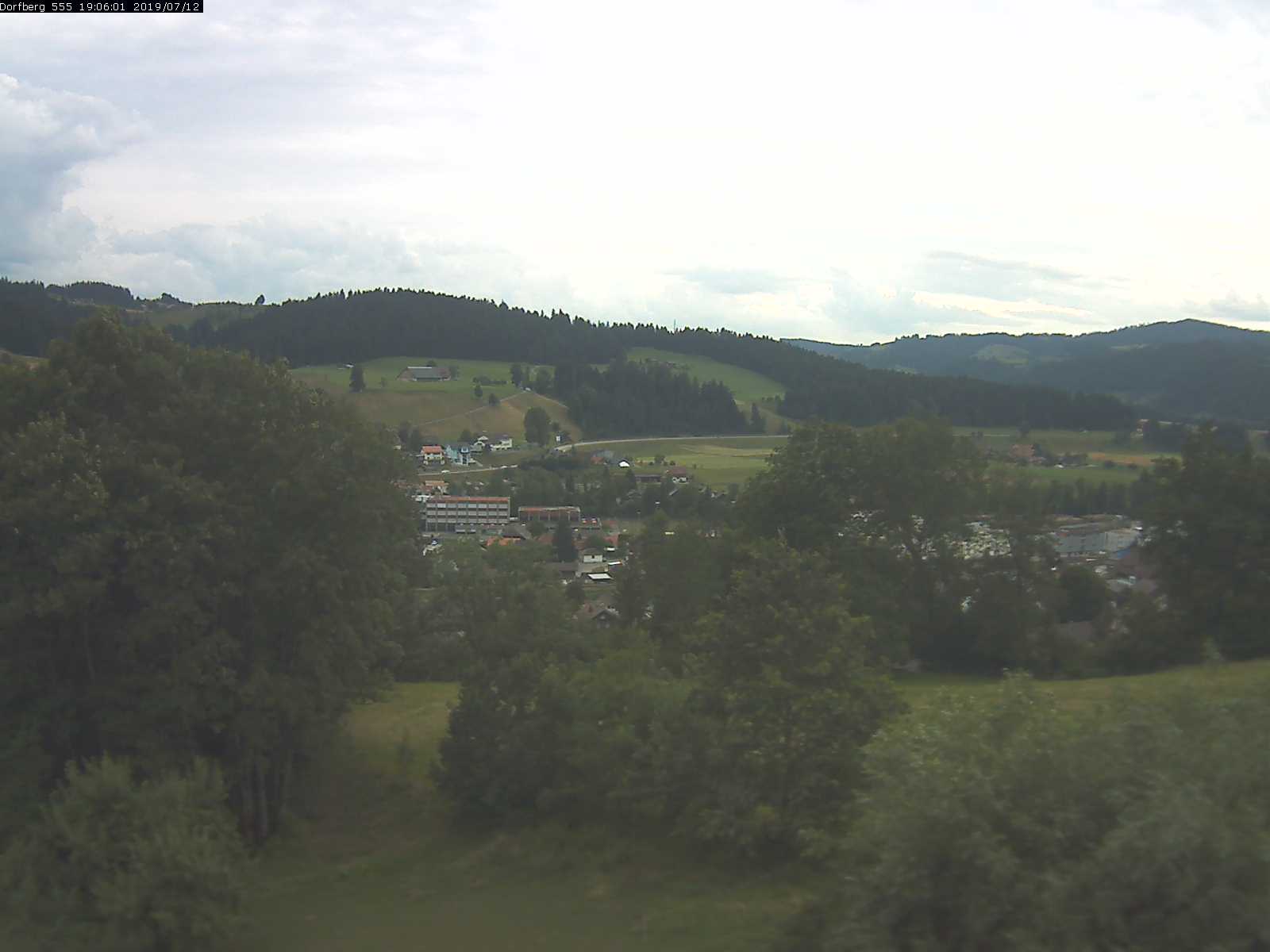 Webcam-Bild: Aussicht vom Dorfberg in Langnau 20190712-190601