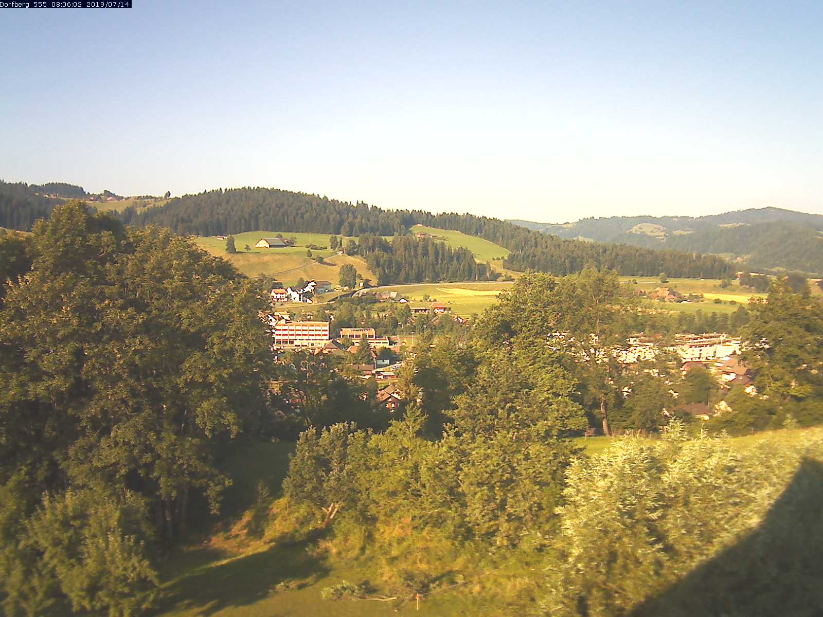 Webcam-Bild: Aussicht vom Dorfberg in Langnau 20190714-080601