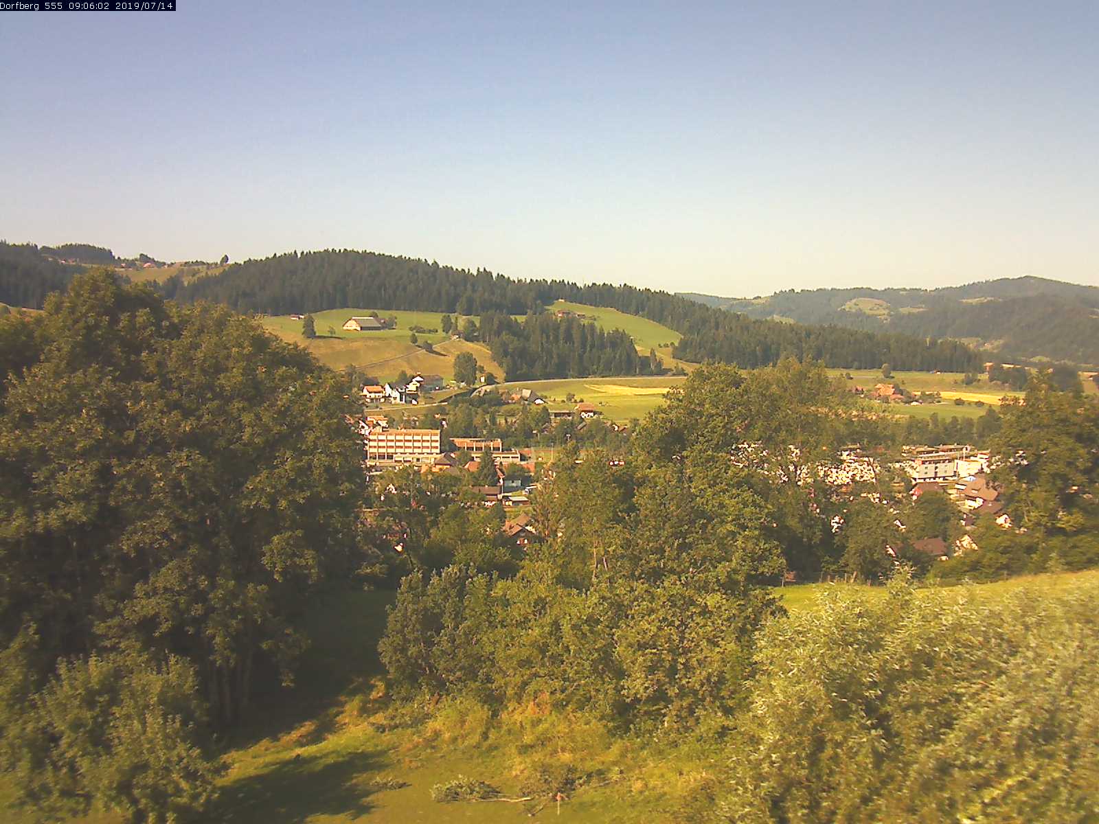 Webcam-Bild: Aussicht vom Dorfberg in Langnau 20190714-090601