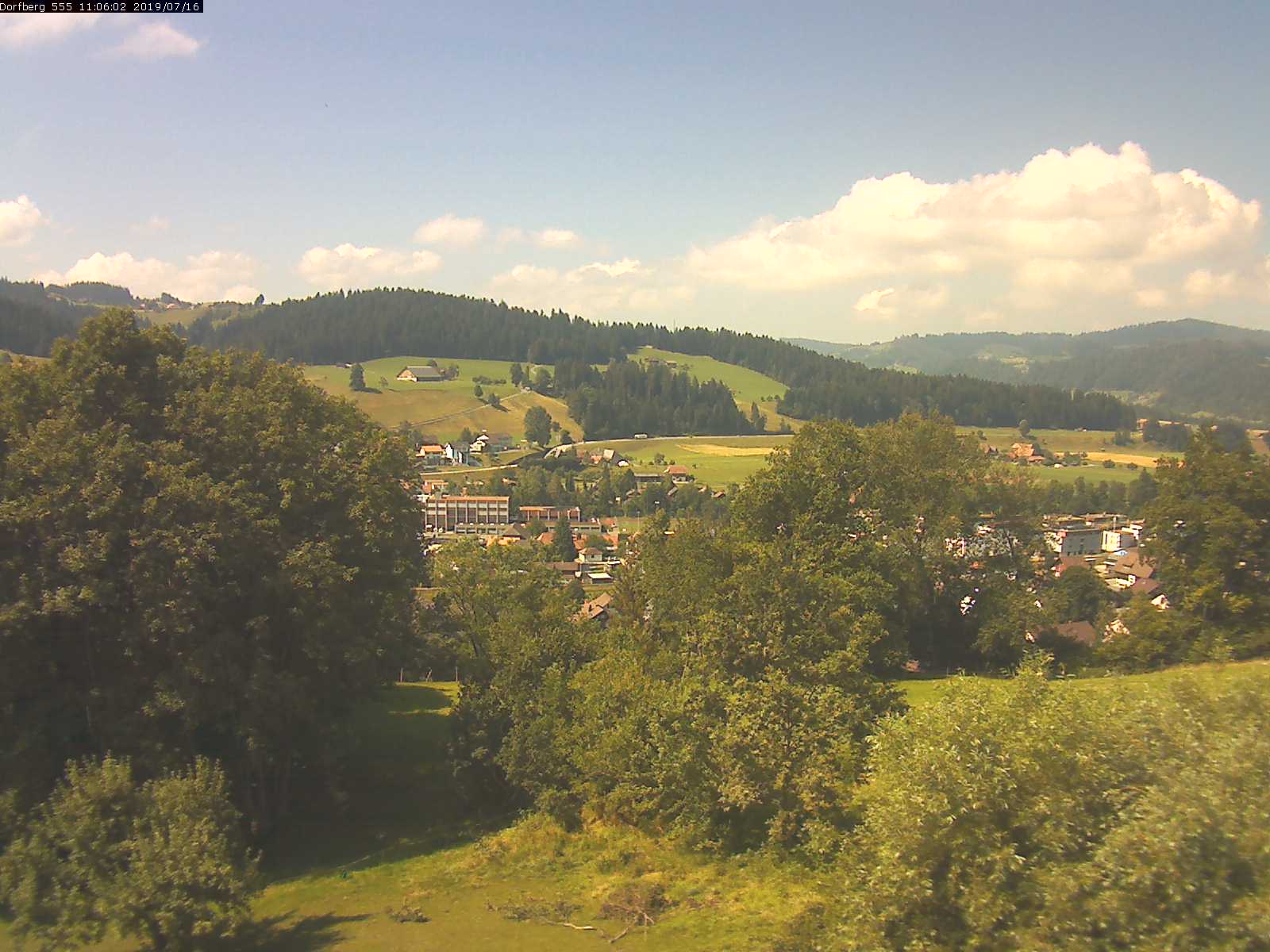 Webcam-Bild: Aussicht vom Dorfberg in Langnau 20190716-110601