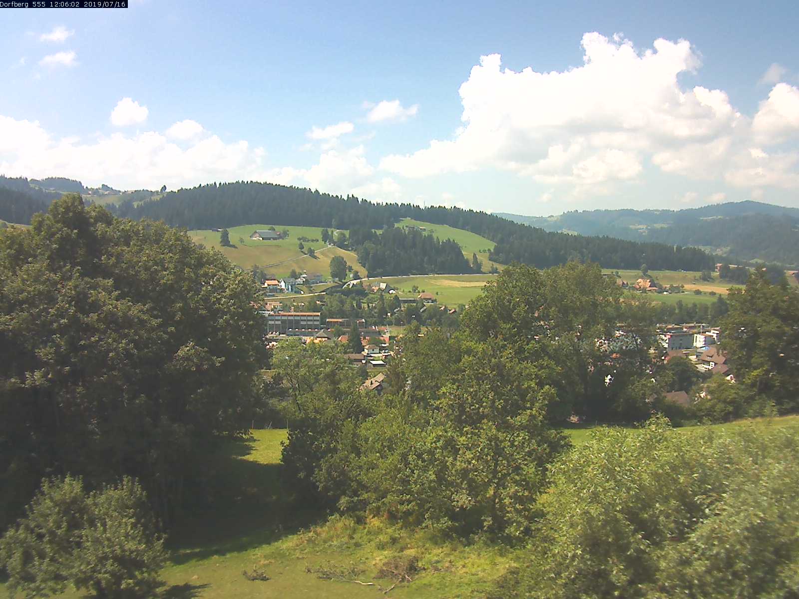 Webcam-Bild: Aussicht vom Dorfberg in Langnau 20190716-120601