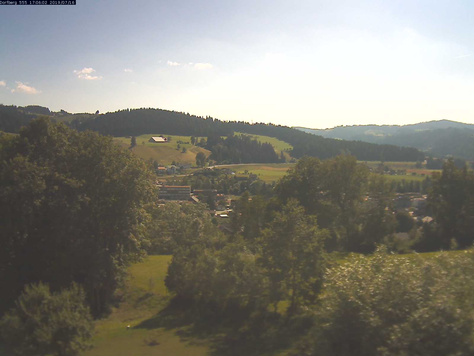 Webcam-Bild: Aussicht vom Dorfberg in Langnau 20190716-170601