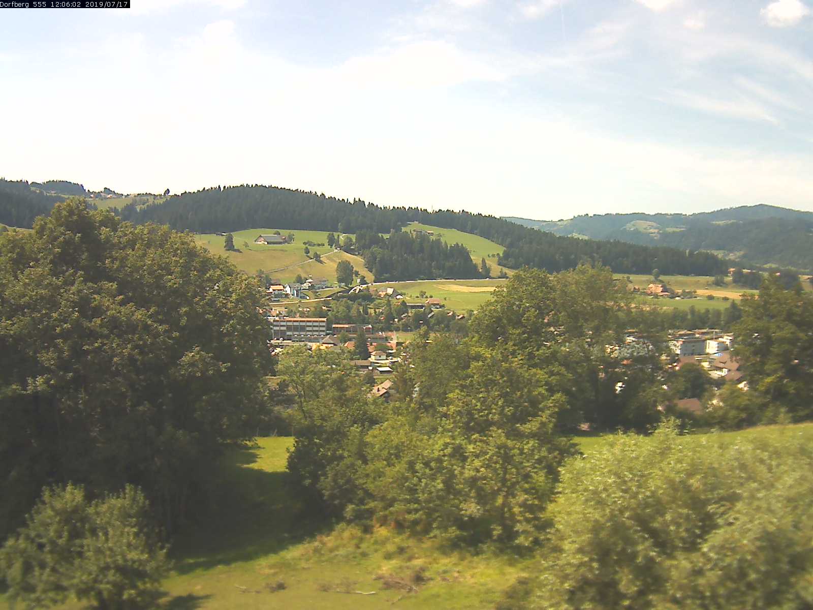 Webcam-Bild: Aussicht vom Dorfberg in Langnau 20190717-120601