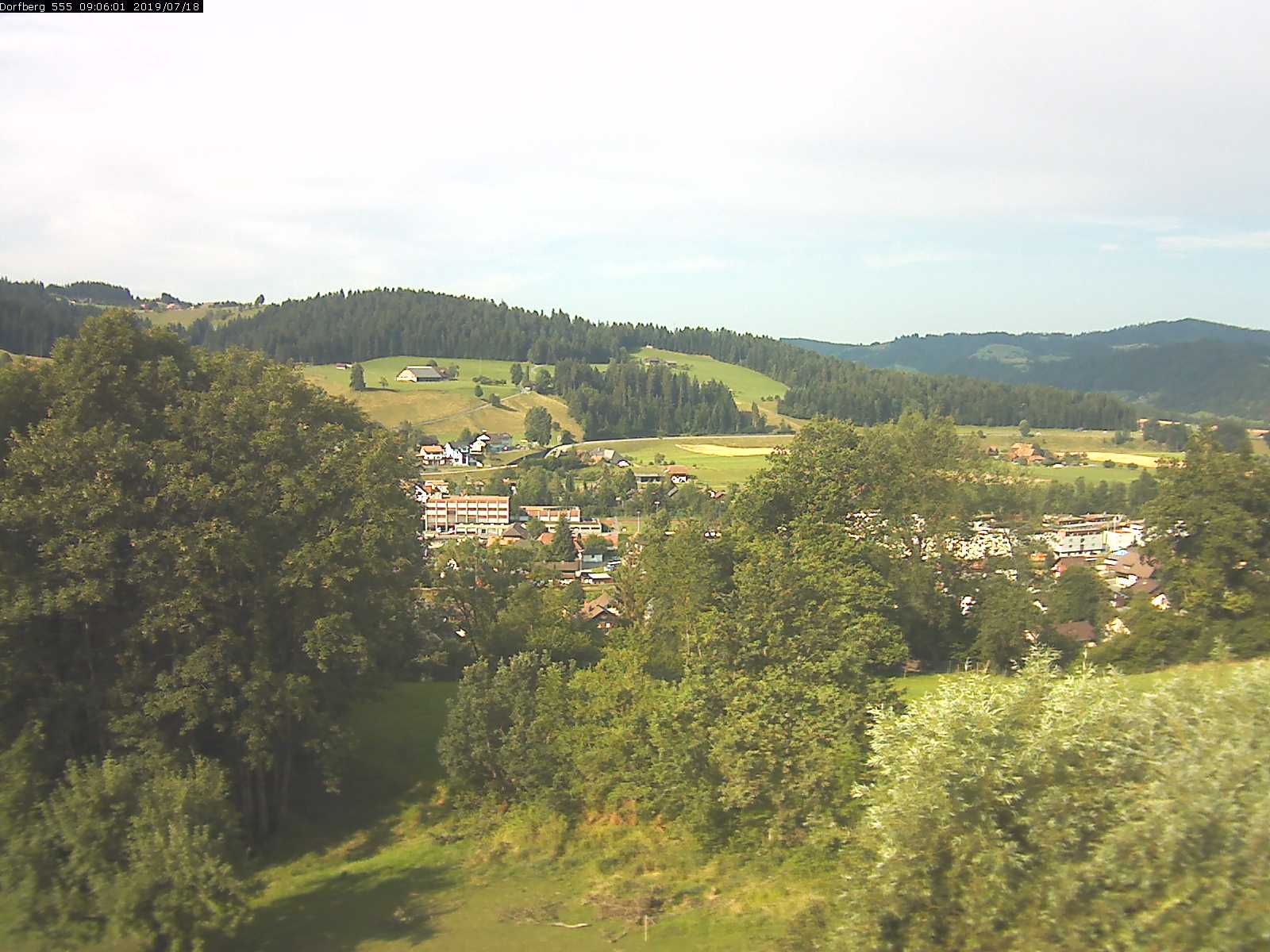 Webcam-Bild: Aussicht vom Dorfberg in Langnau 20190718-090601