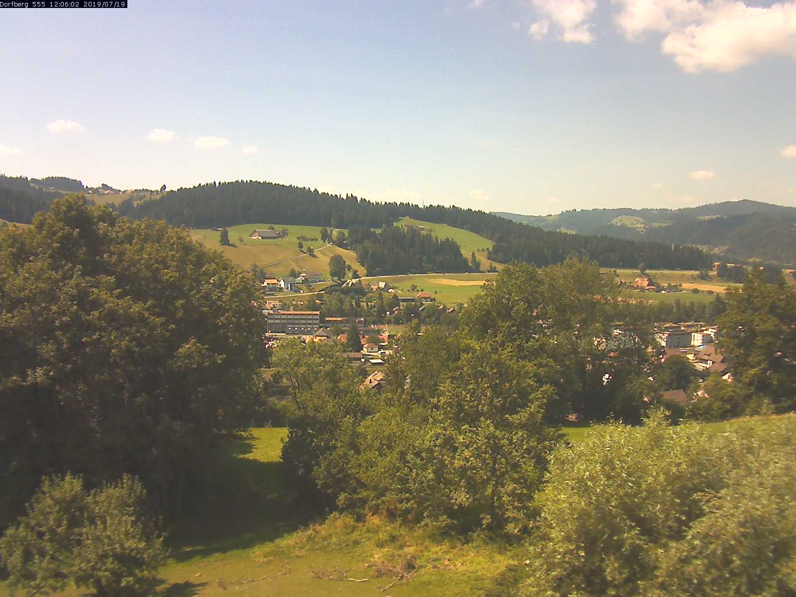 Webcam-Bild: Aussicht vom Dorfberg in Langnau 20190719-120601