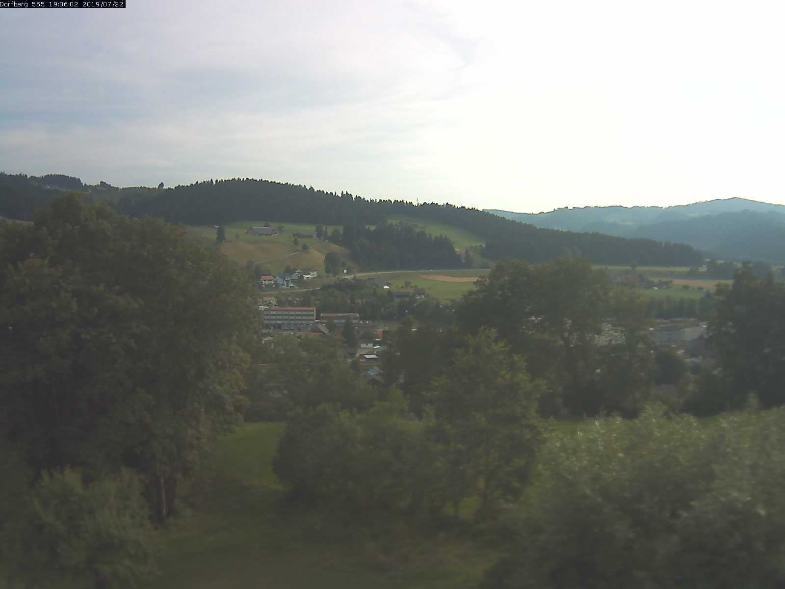 Webcam-Bild: Aussicht vom Dorfberg in Langnau 20190722-190601