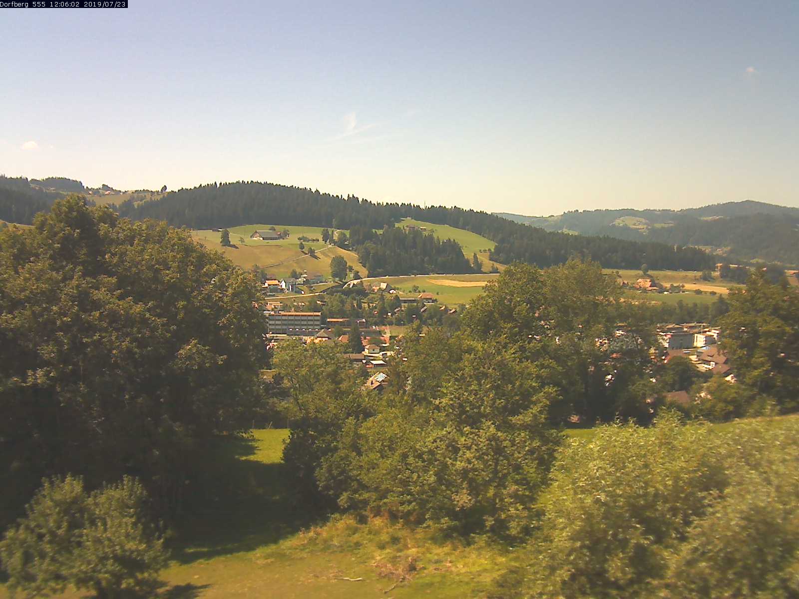 Webcam-Bild: Aussicht vom Dorfberg in Langnau 20190723-120602