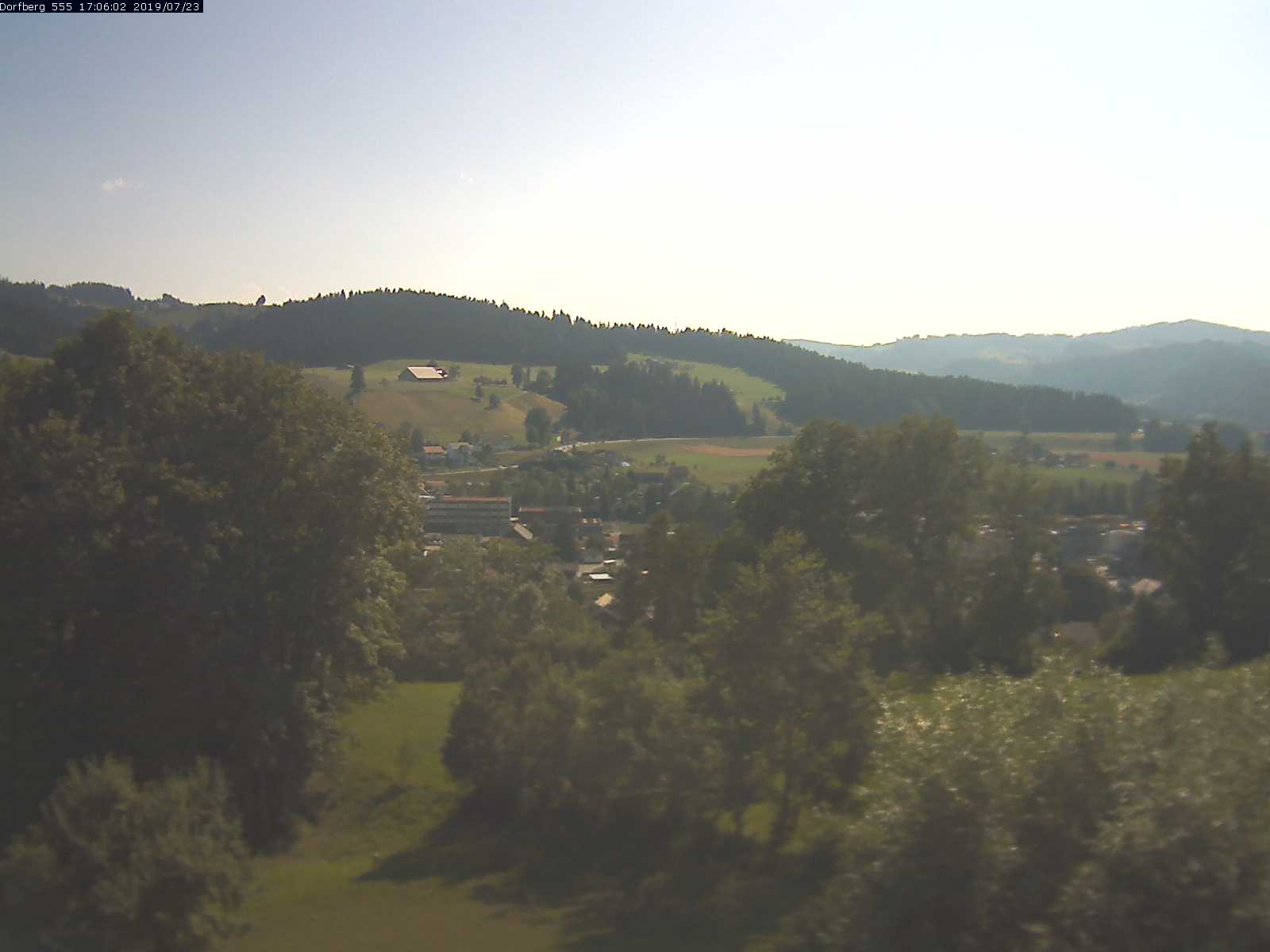 Webcam-Bild: Aussicht vom Dorfberg in Langnau 20190723-170601