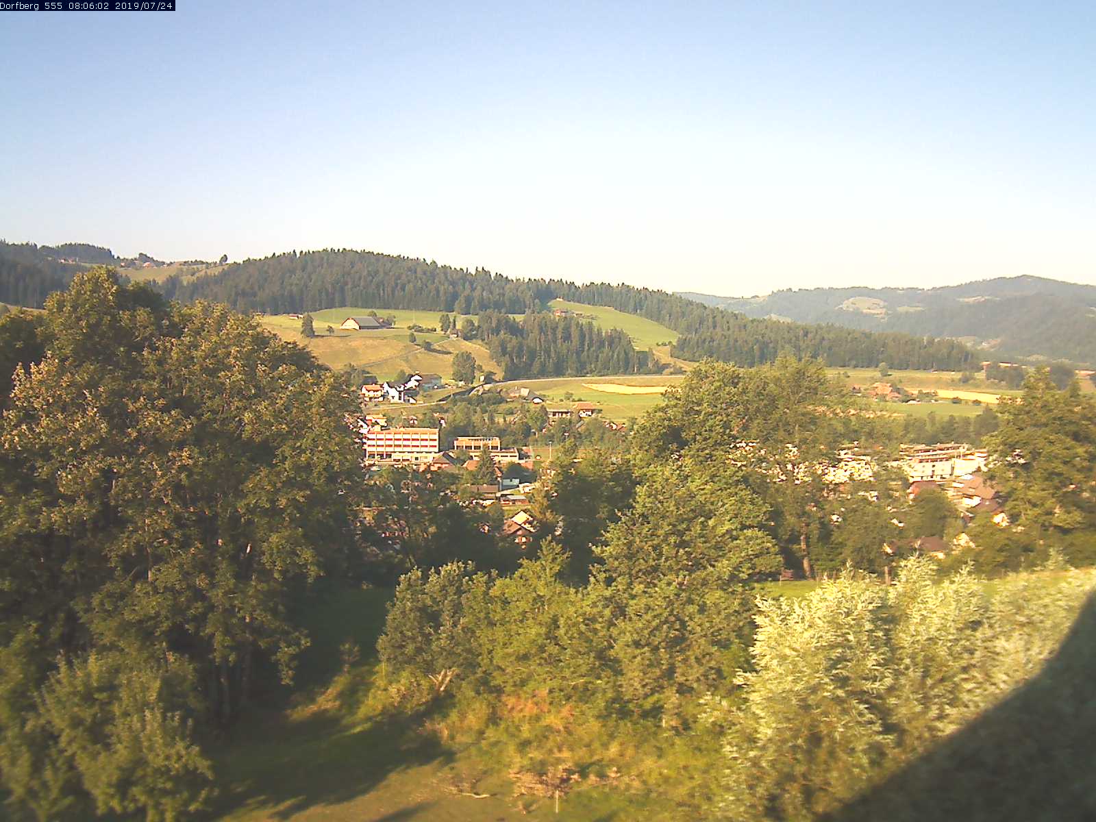 Webcam-Bild: Aussicht vom Dorfberg in Langnau 20190724-080601